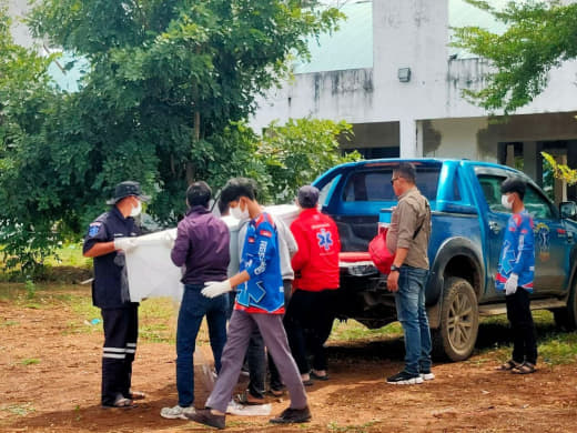 据柬媒消息：昨日在波贝被发现死在车内的男子已经确定是中国人。