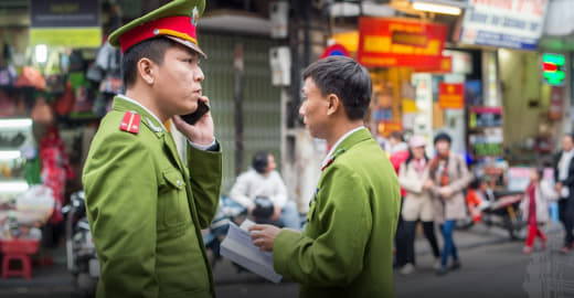 据越南媒体报道，有黑客入侵监控摄像头并将相关视频在网上出售。